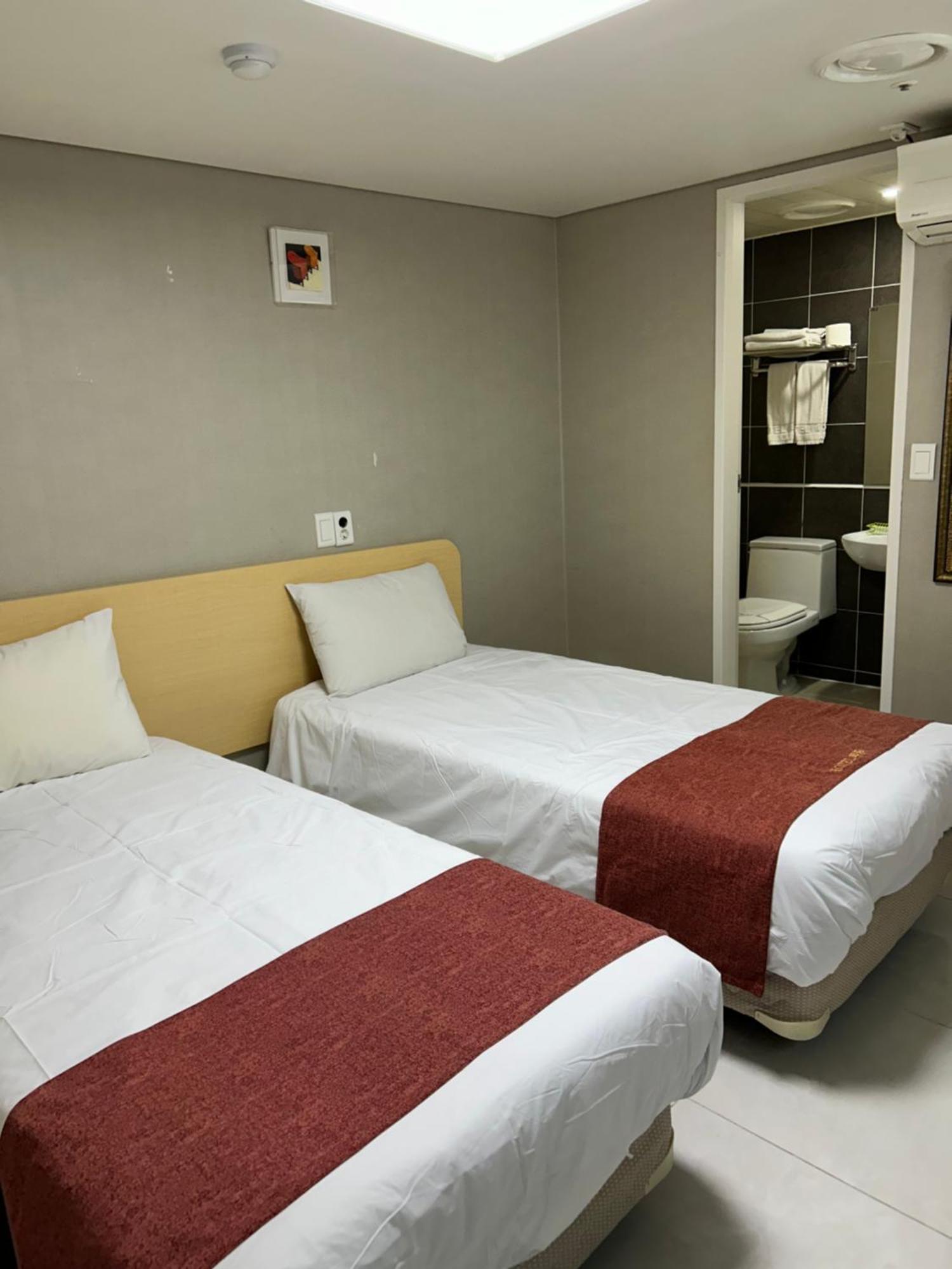 Hotel Myeongdong Szöul Kültér fotó