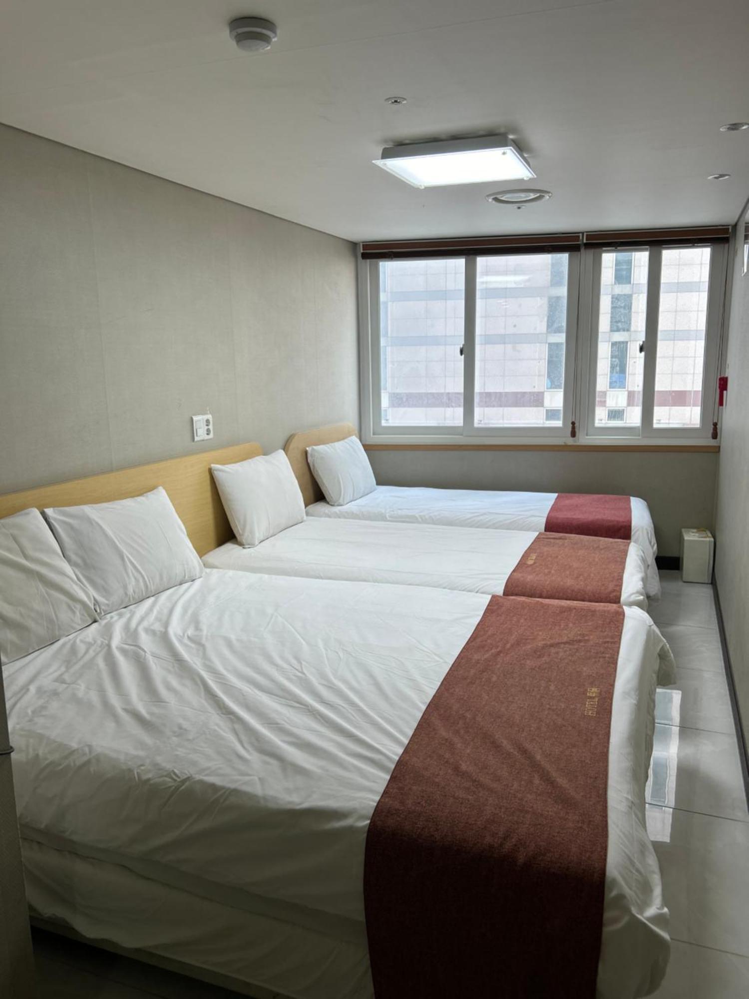 Hotel Myeongdong Szöul Kültér fotó